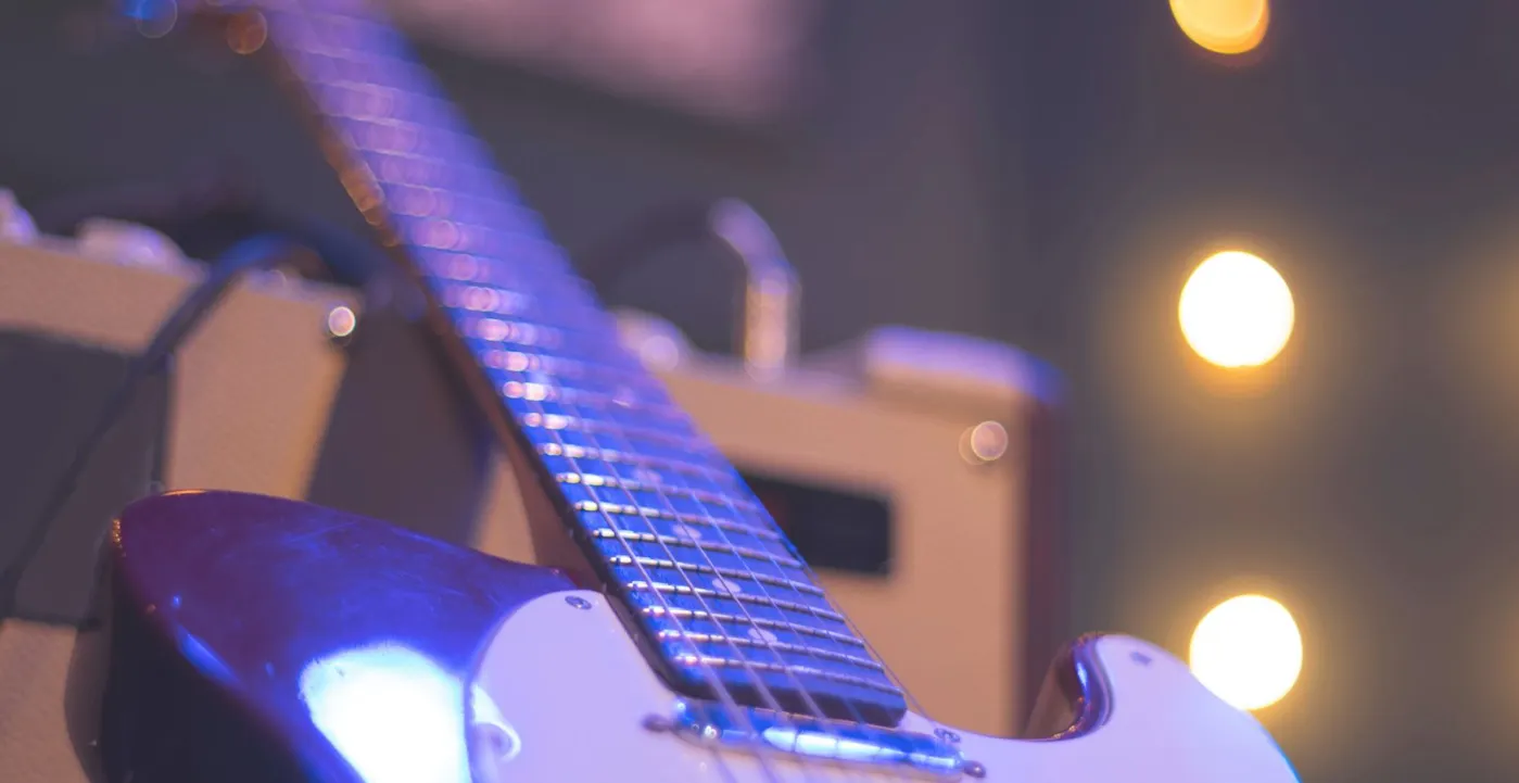 Learn Riffs Which Use The Pentatonic Scale with Various | LickLibrary