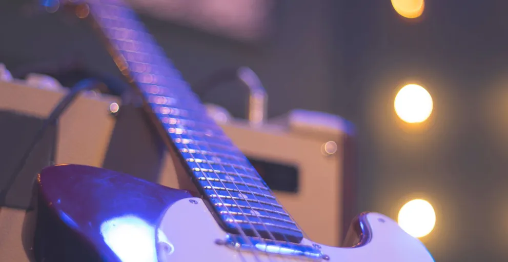 Learn Riffs Which Use The Pentatonic Scale with Various | LickLibrary
